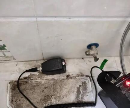 巴青屋顶漏水维修公司分享下卫生间漏水的危害及解决方法